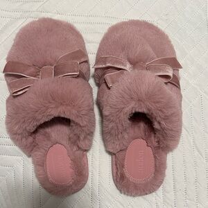 Auden Blush Fuzzy Slippers with Bows
